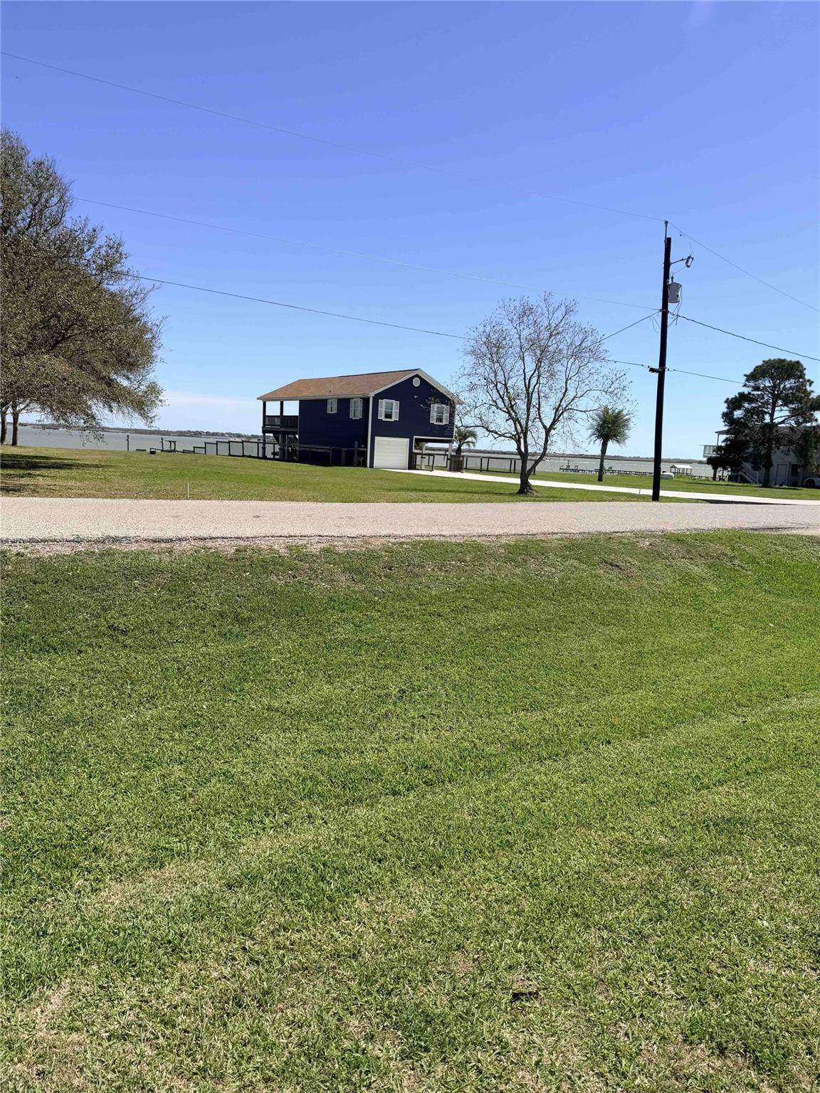 1912 Bayview Dr - Photo 1