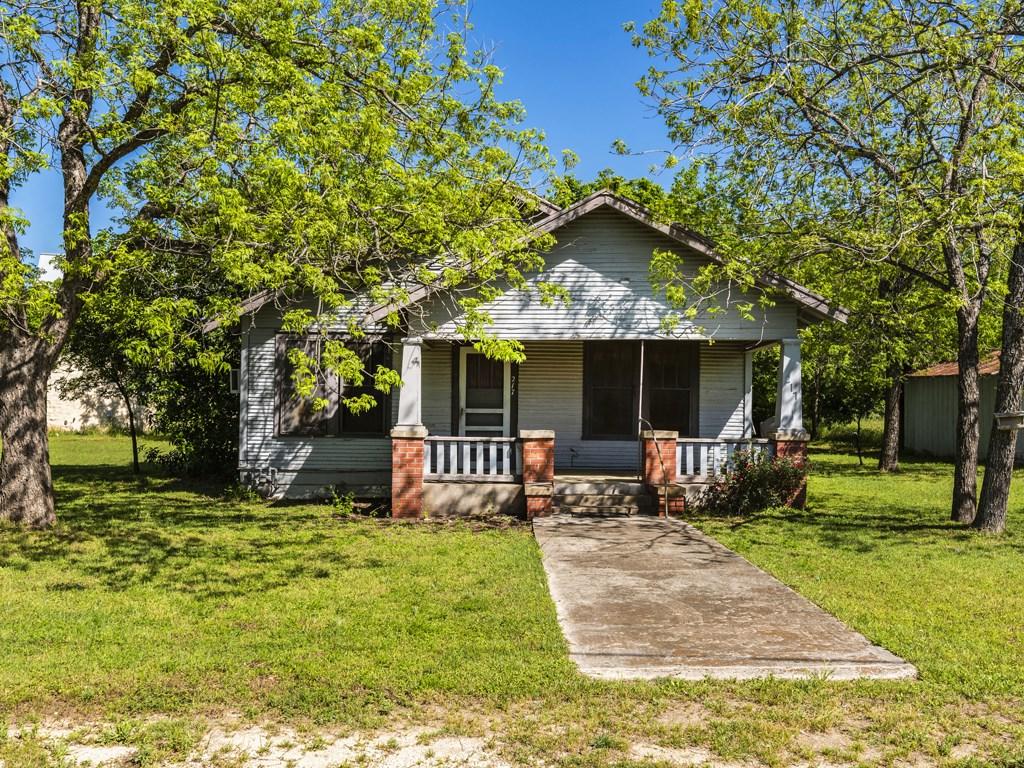 217 Railroad St - Photo 1