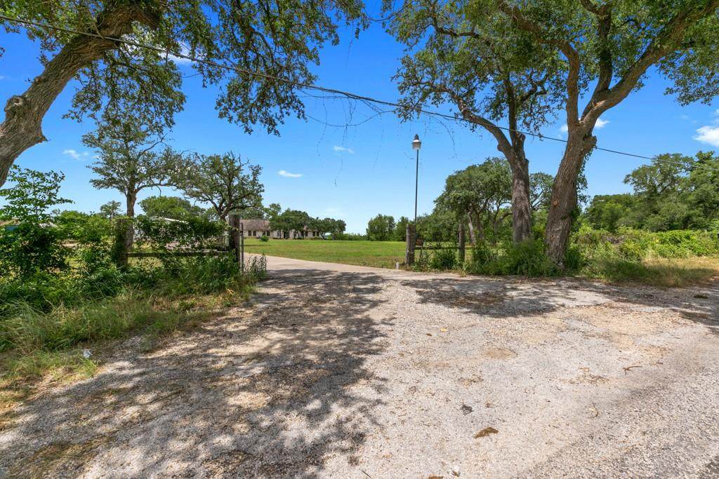 904 Fm 1984 Rd - Photo 1