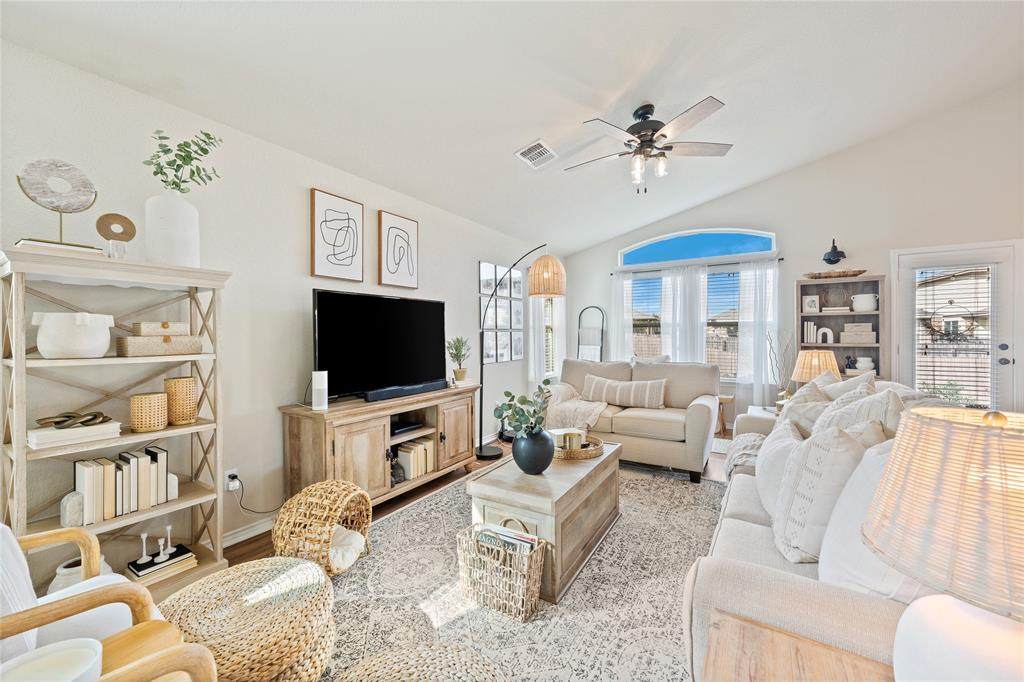 5838 Stonehaven Dr - Photo 1