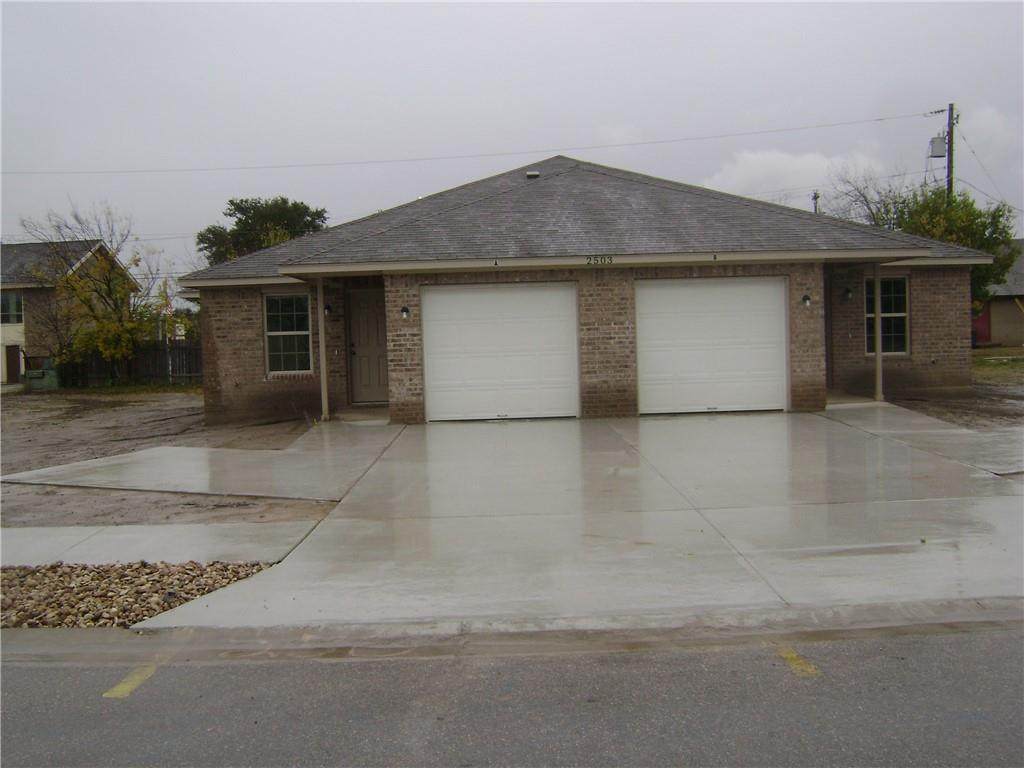 2503 Oak Ln - Photo 1