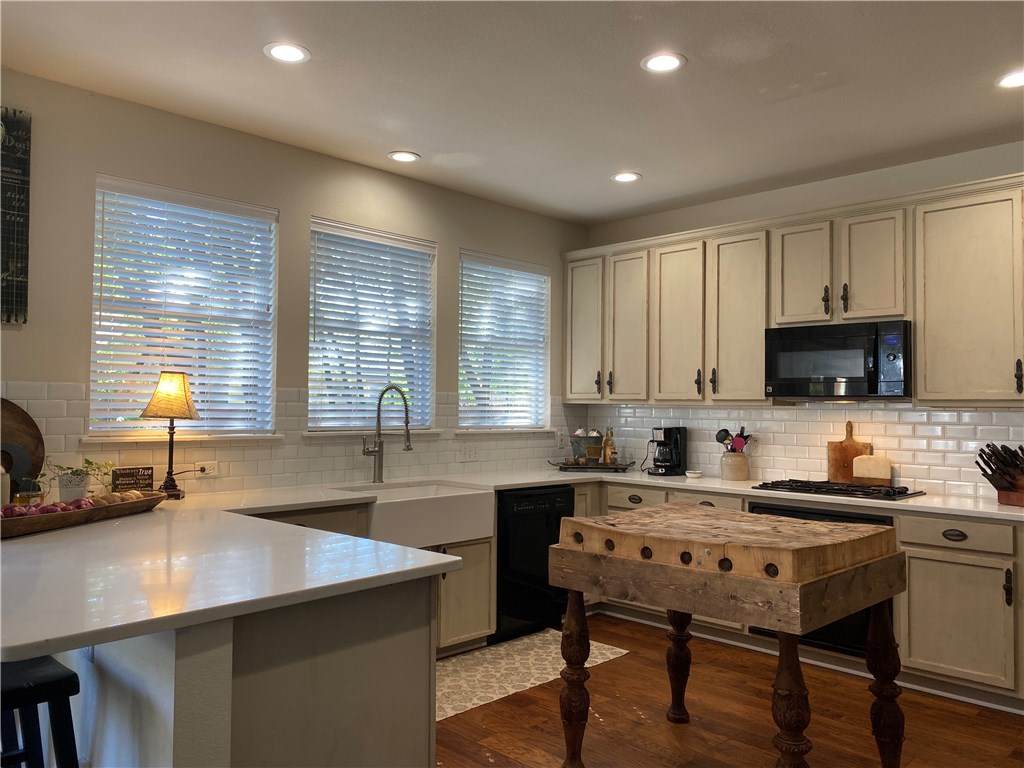 106 River View Cv - Photo 1