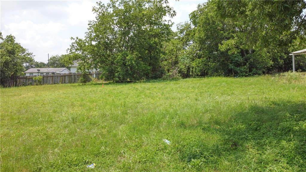 708 Norris Ave - Photo 1