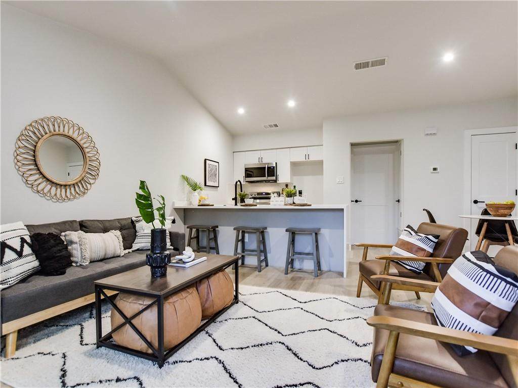 1209 Hollow Creek Dr - Photo 1