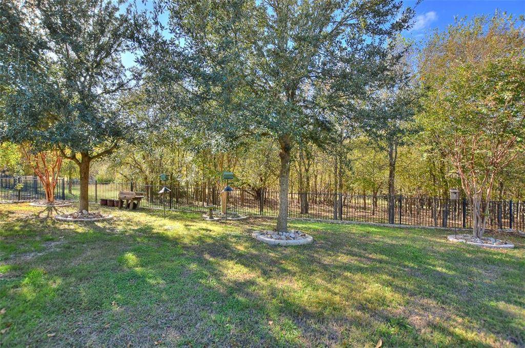 106 Pipe Creek Ln - Photo 1