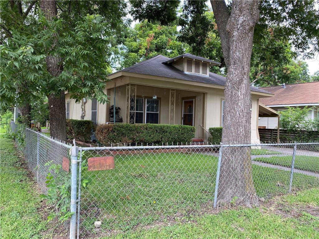 2215 Canterbury St - Photo 1