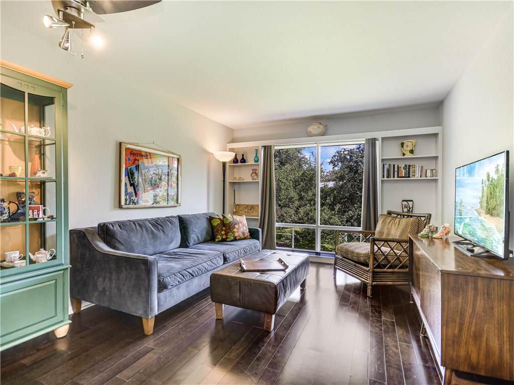 5322 Balcones Dr - Photo 1