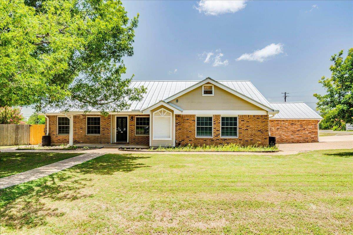 301 Verbena Dr - Photo 1