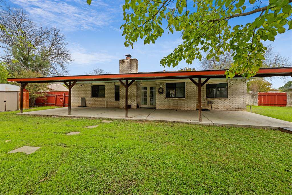 1512 Greenfield Dr - Photo 1