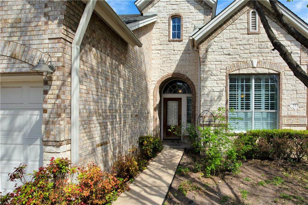 11608 Spicewood Pkwy - Photo 1