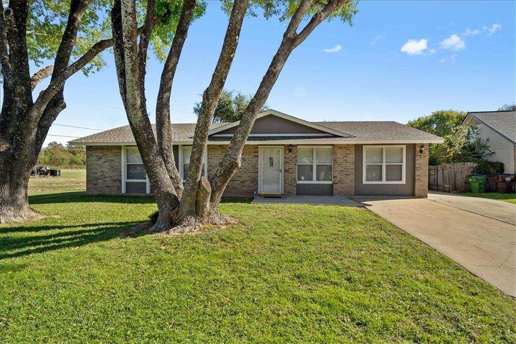 403 Buckboard Blvd - Photo 1