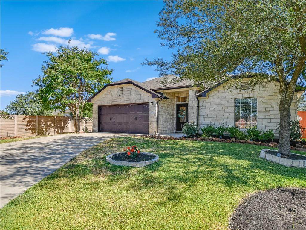 802 Broken Trace Ct - Photo 1