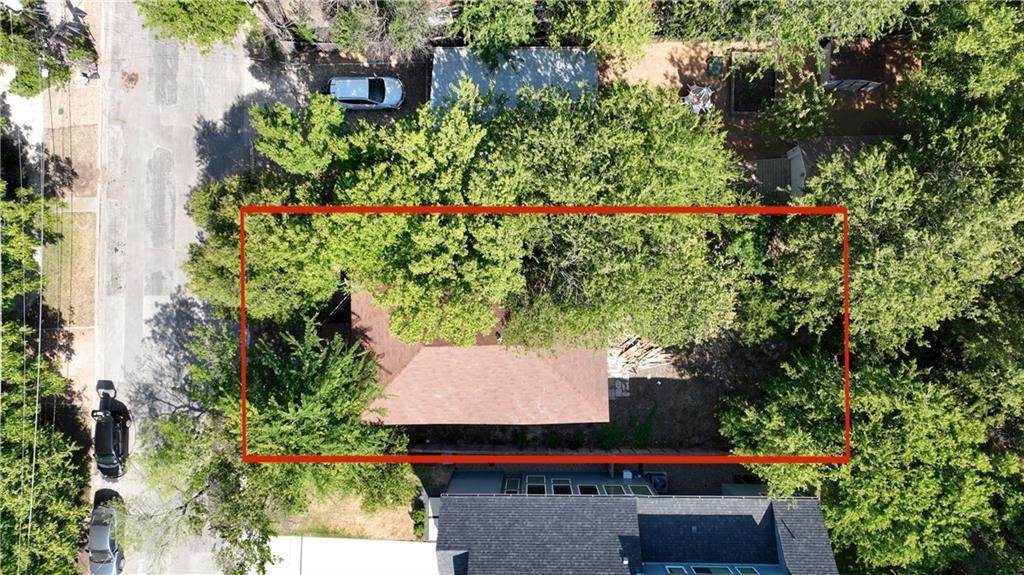 914 50th St - Photo 1