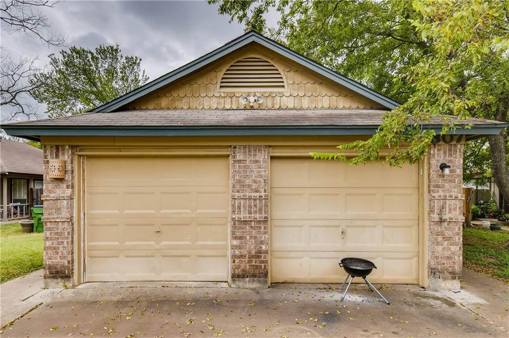 305 / 307 Greenlawn Blvd - Photo 1