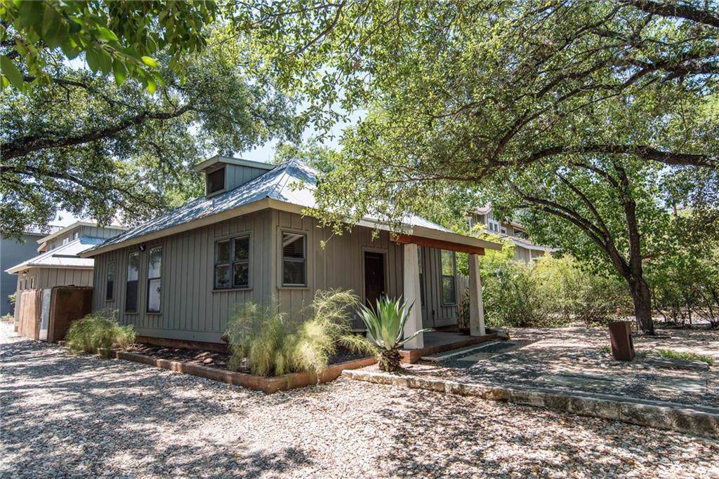 1813 Waterston - Photo 1