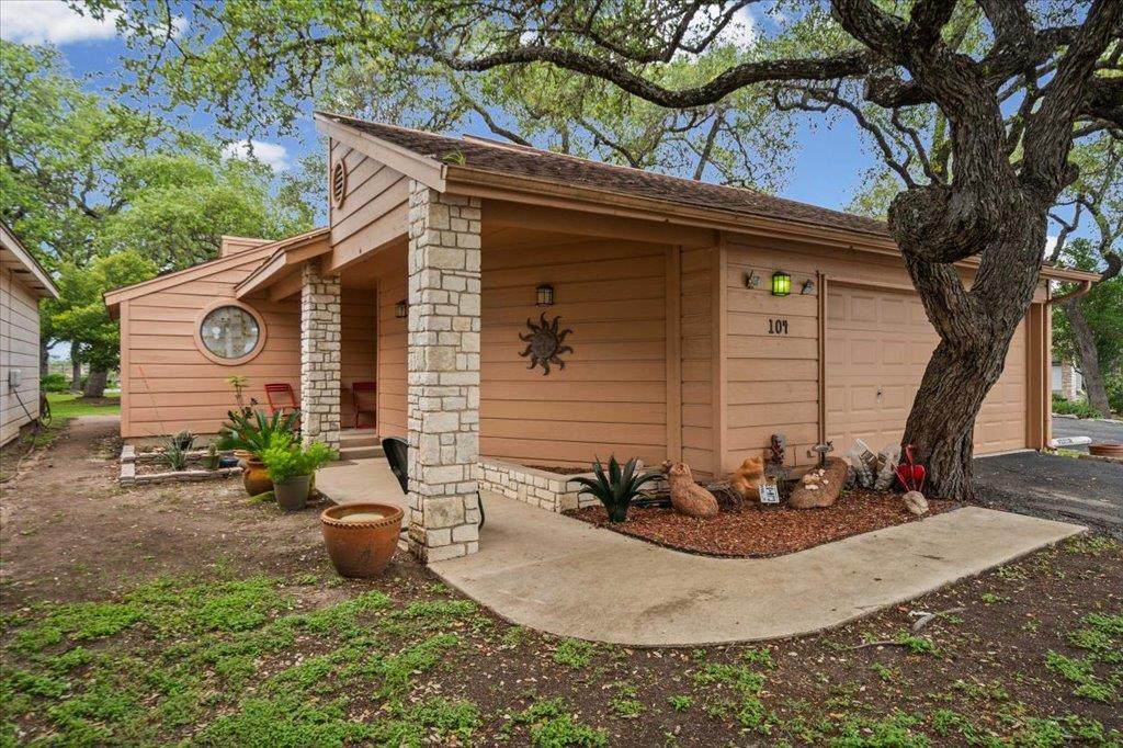 https://bt-photos.global.ssl.fastly.net/austin/orig_boomver_1_7577713-2.jpg