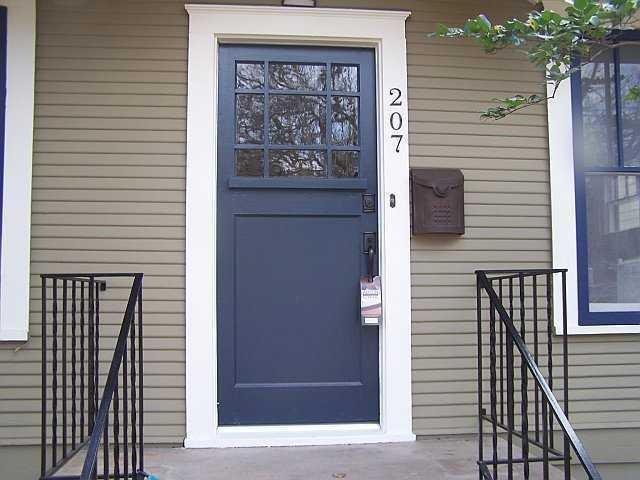 207 33rd St - Photo 1