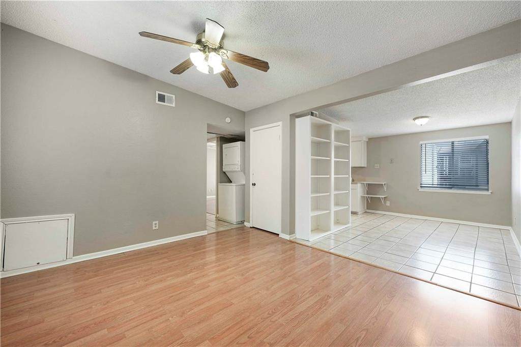 2408 Longview St - Photo 1