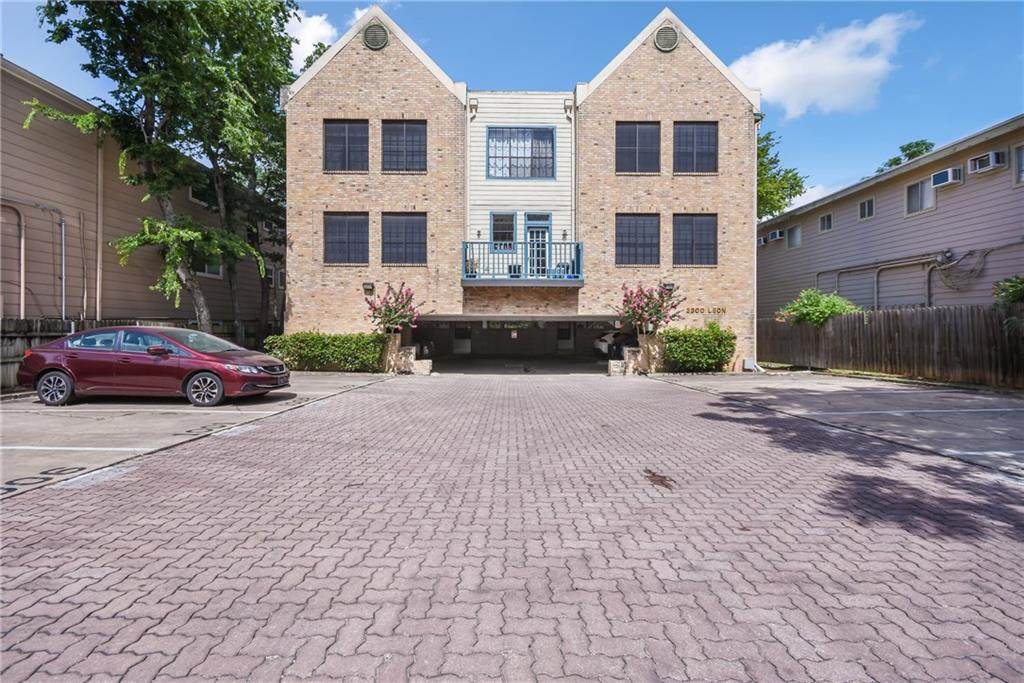 2300 Leon St - Photo 1