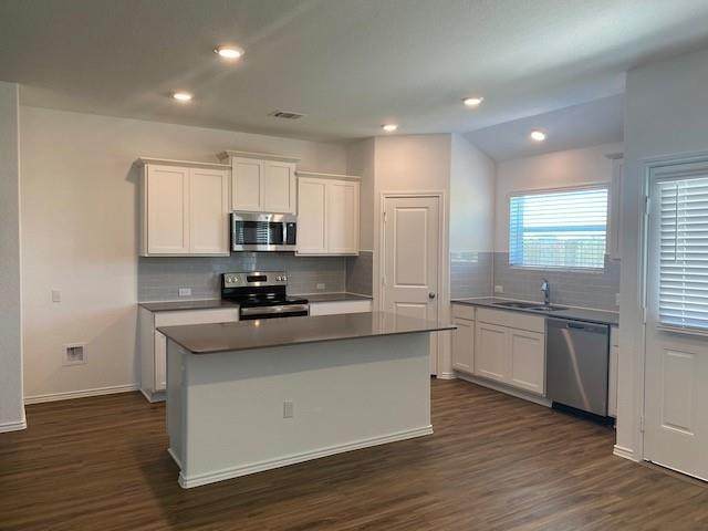 111 Mountain Maple St - Photo 1