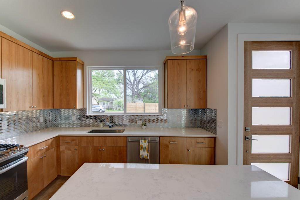 1114 Walton Ln - Photo 1
