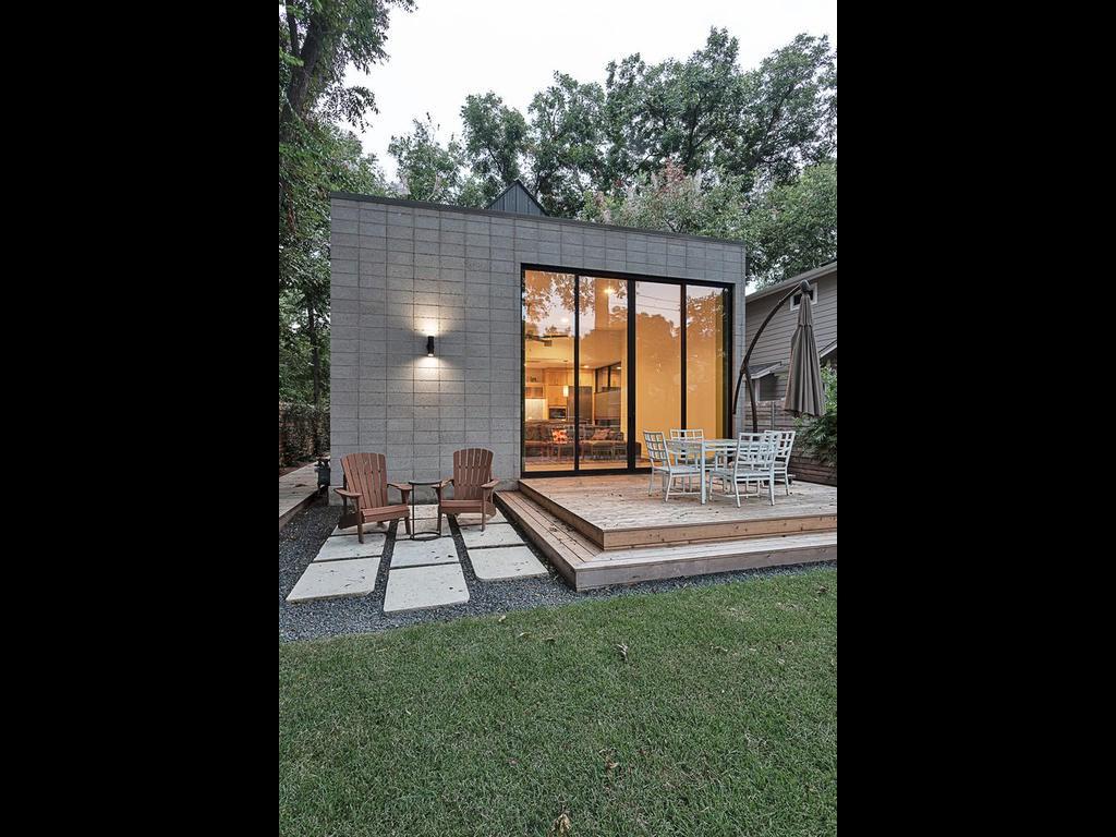 2219 Holly St - Photo 1