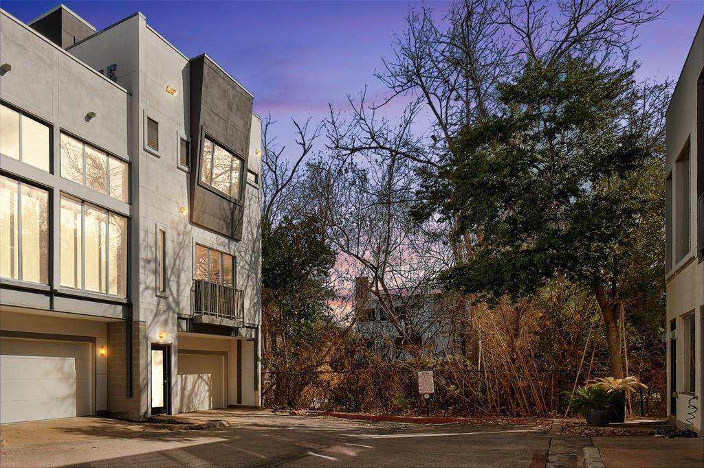 4801 Congress Ave - Photo 1