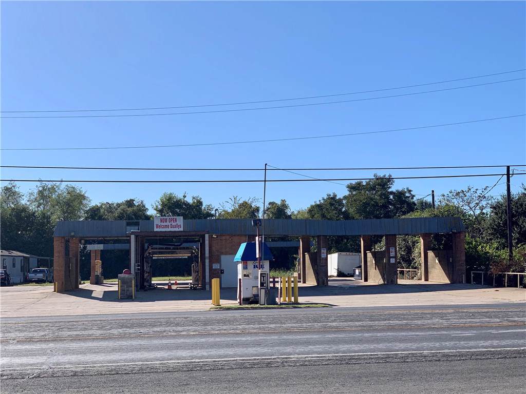 909 Cameron Ave - Photo 1