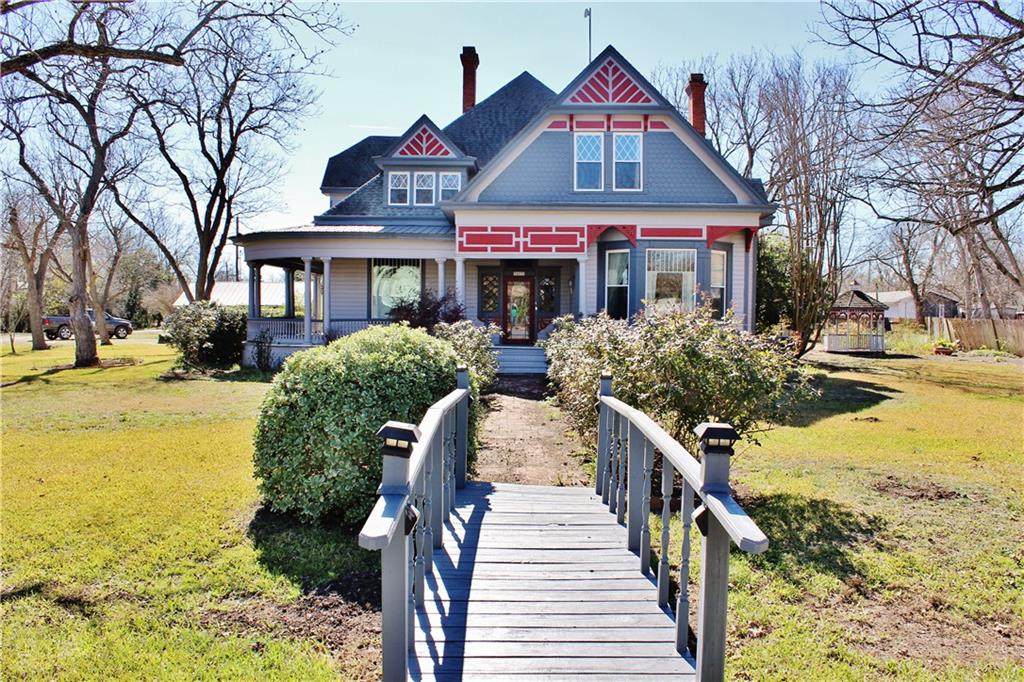 409 Jackson St - Photo 1