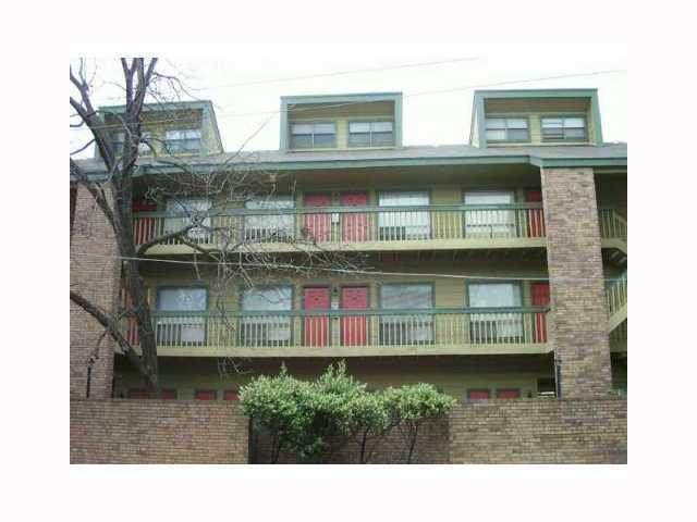 2210 Pearl St - Photo 1