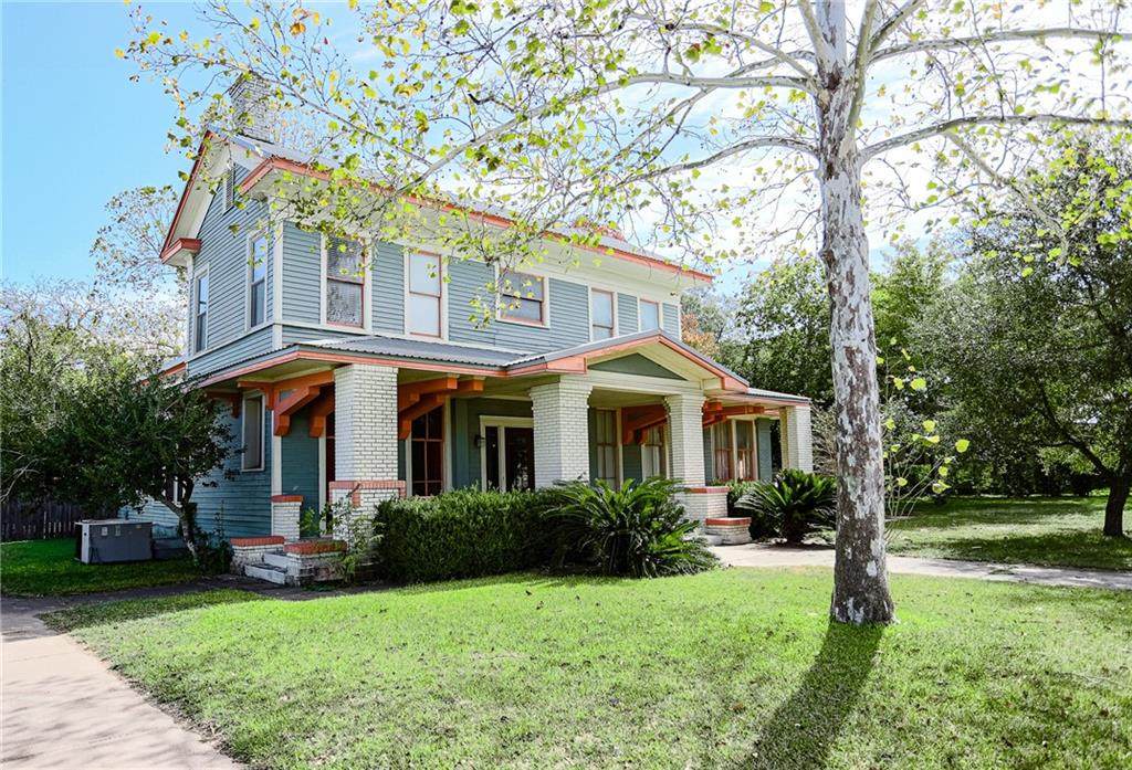 103 La Grange St - Photo 1