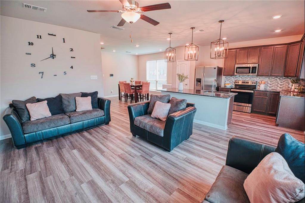 853 Stockdale Rd - Photo 1