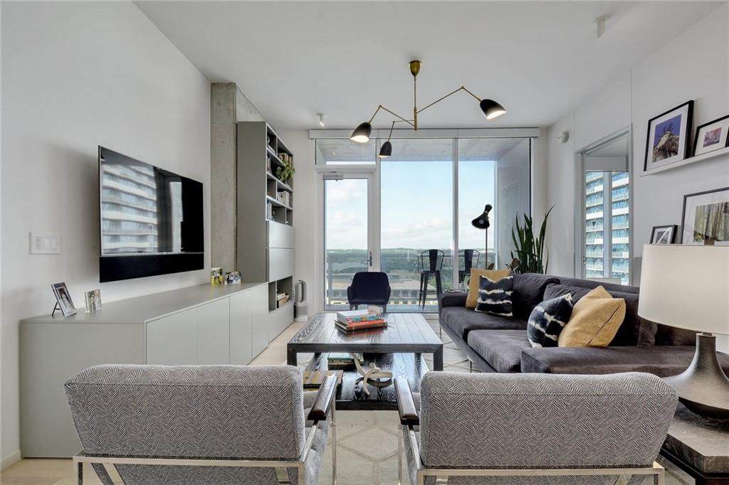 301 West Ave - Photo 1