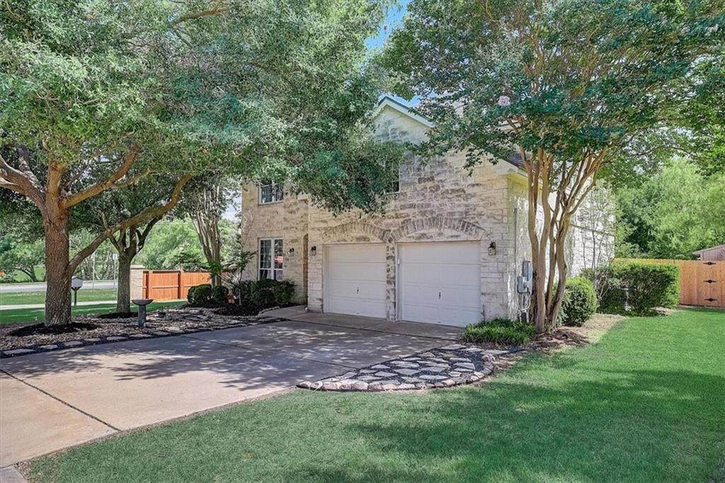 2215 Hanging Rock Dr - Photo 1