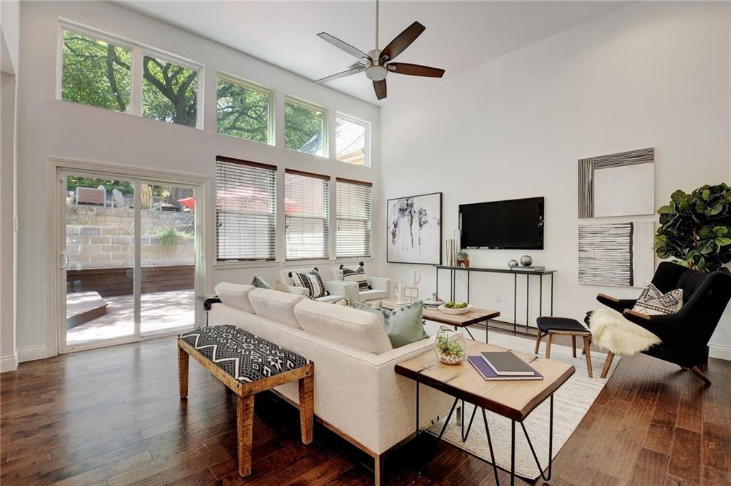 1505 Rockdale Cir - Photo 1