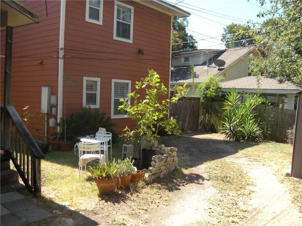 1607 Palma Plz - Photo 1