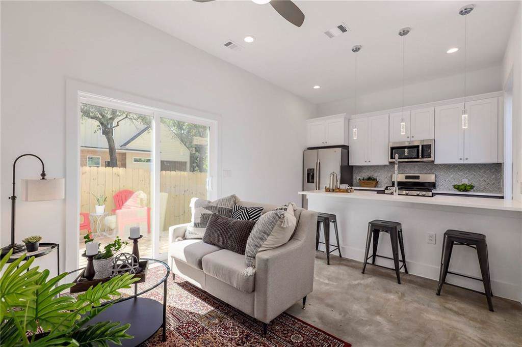 7713 Gault - Photo 1