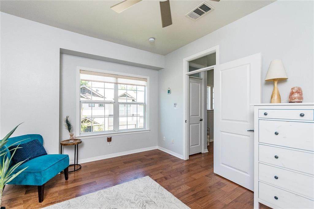 2115 Bluebonnet Ln - Photo 1