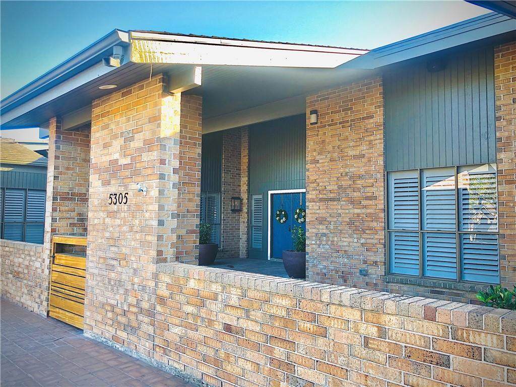 5305 Saint Andrews - Photo 1