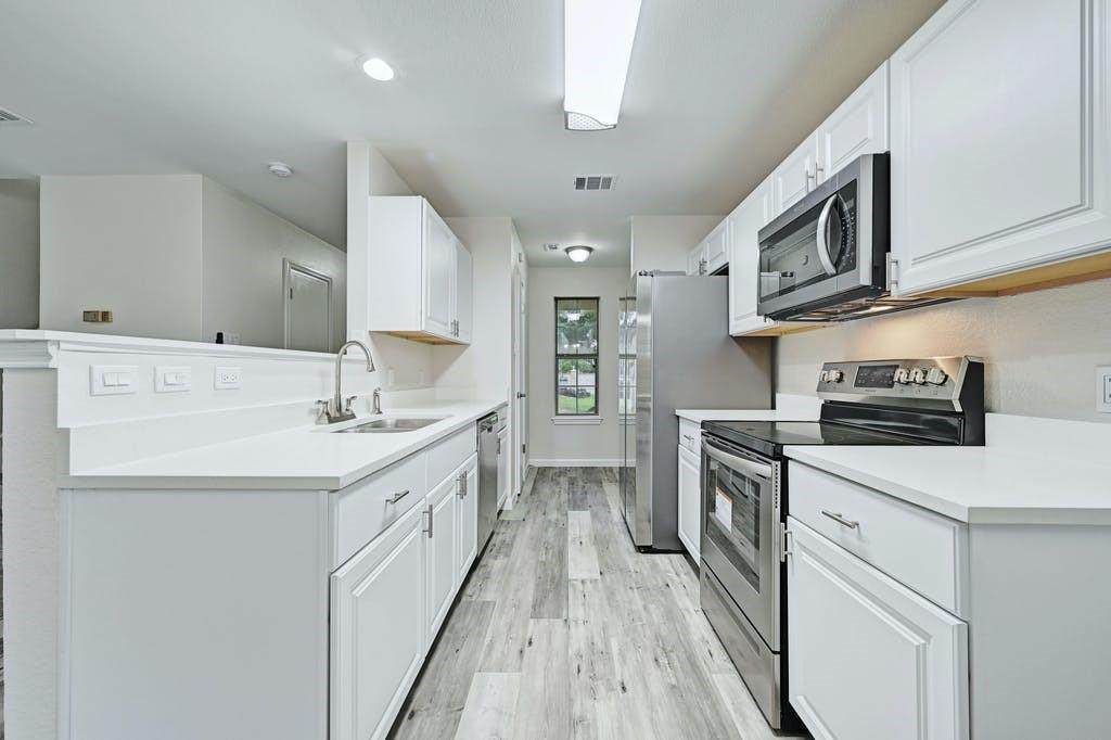 2320 Riddle Rd - Photo 1