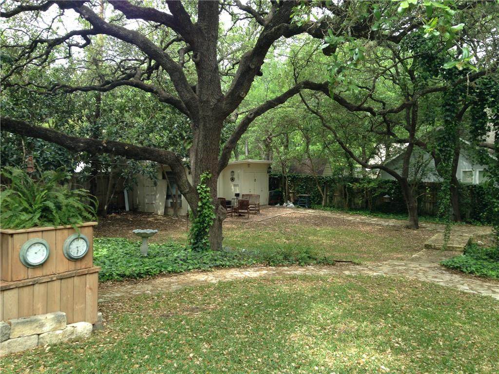 706 Arrowhead Dr - Photo 1