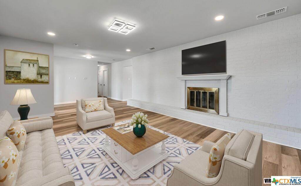 390 Limewood Ln - Photo 1