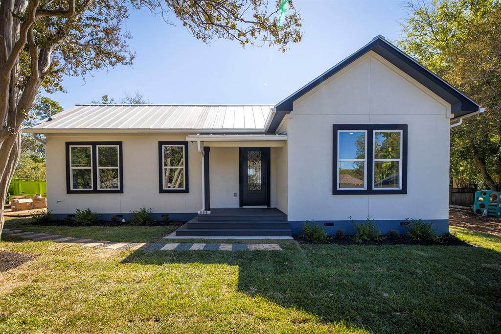 209 Brenham St - Photo 1