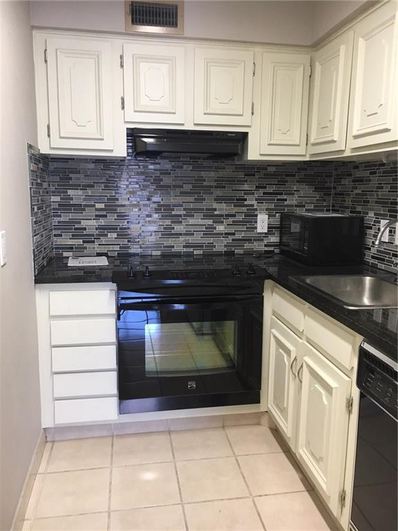 1122 Colorado St - Photo 1