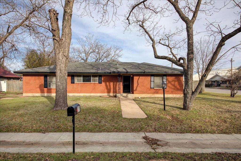 201 Avenue B - Photo 1