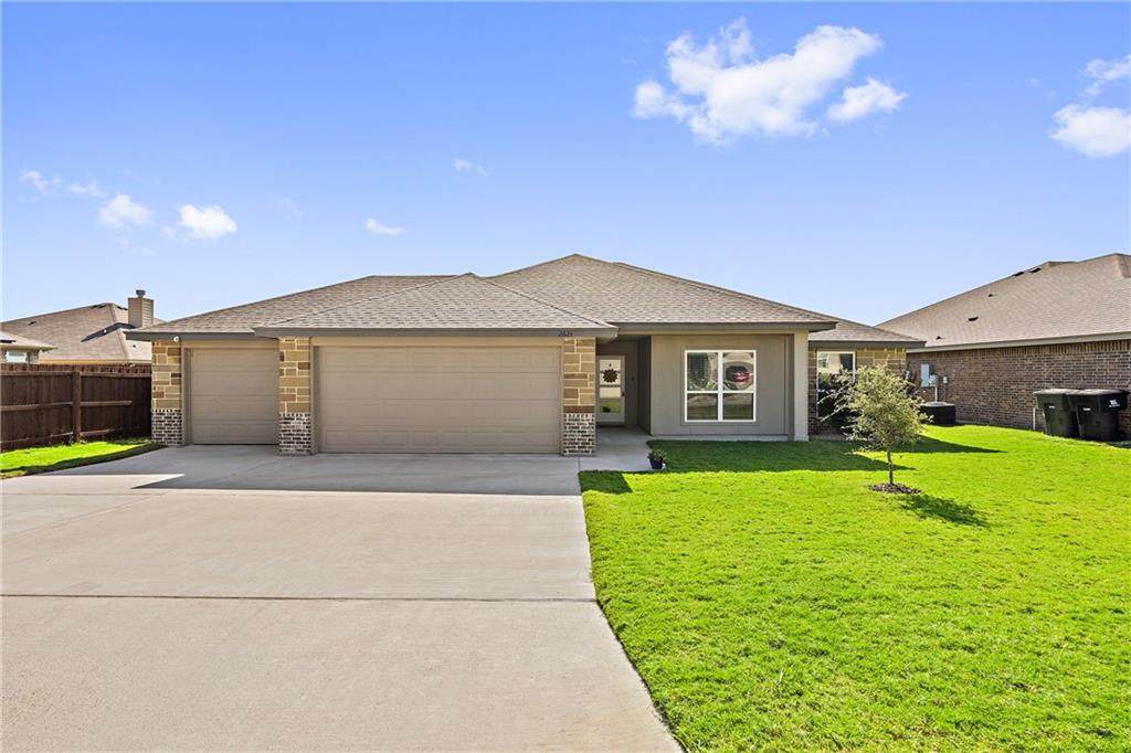 2621 Fossil Creek Dr - Photo 1