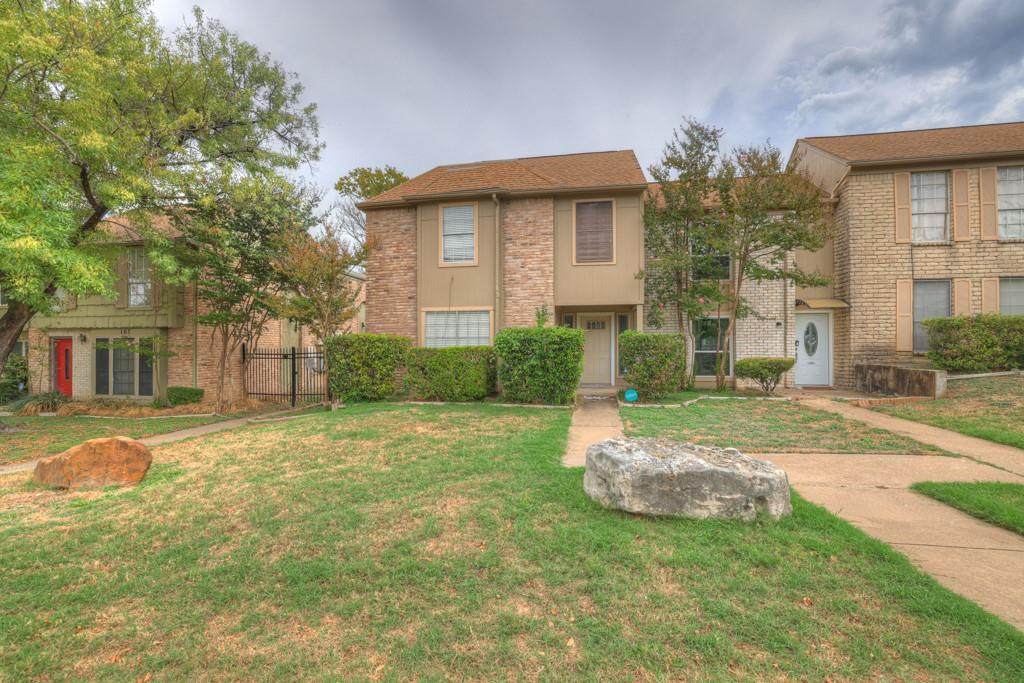 9009 N Plaza Dr - Photo 1