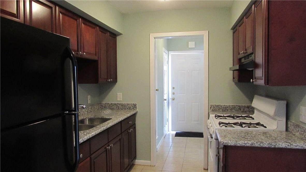 2208 Mission Hill Dr - Photo 1