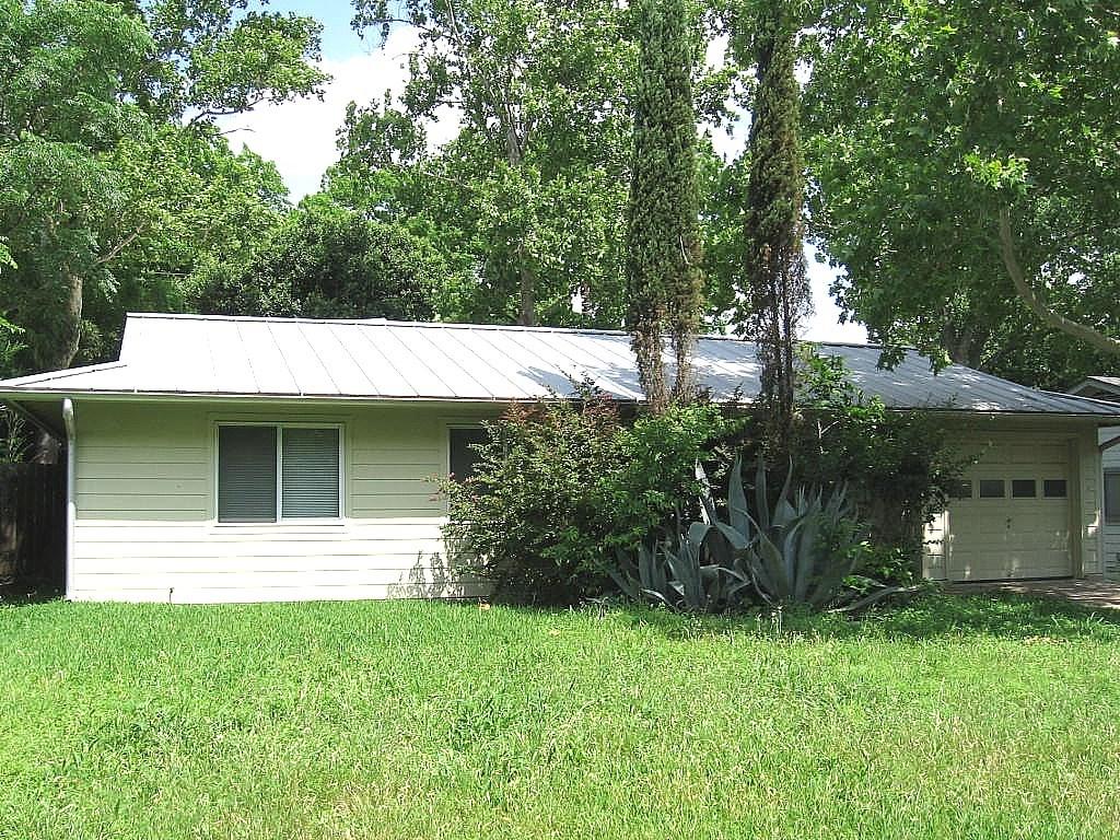 2710 Sherwood Ln - Photo 1