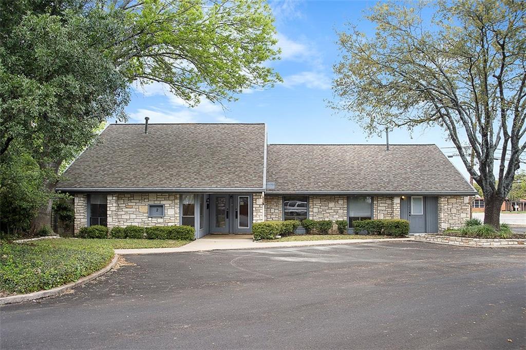 1103 Williams Dr - Photo 1